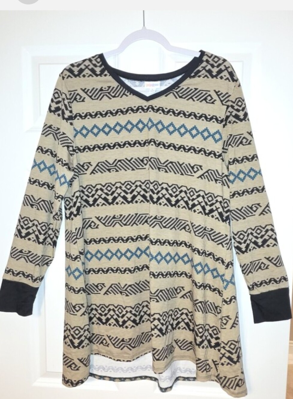 LulaRoe NWOT Elizabeth Long Sleeve Tunic Beige Retail$38